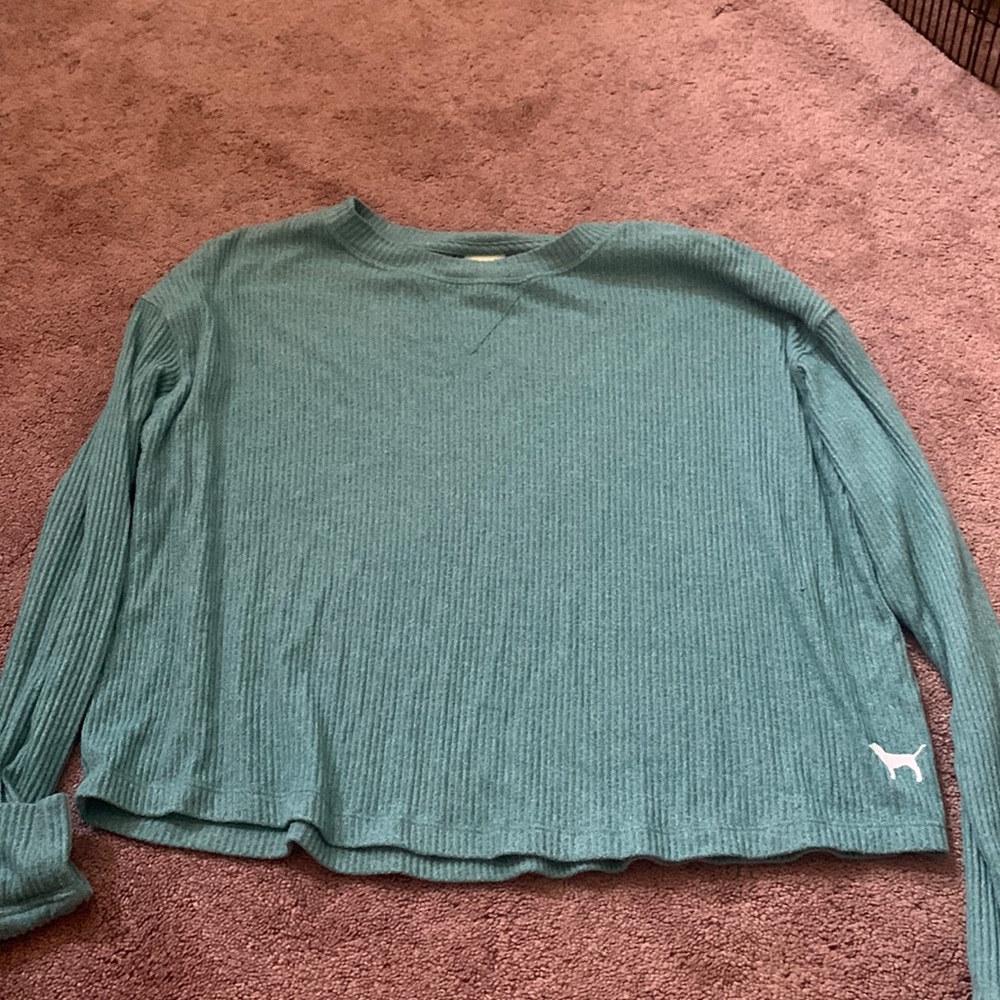 PINK sweater, hasn’t been worn in a while good condition